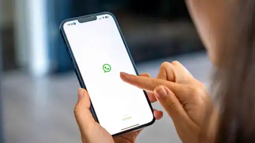 استخدام واتساب عبر الهاتف الذكي