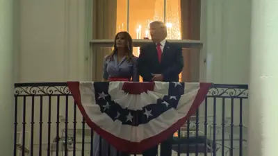 ترامب وميلانيا على شرفة البيت الأبيض