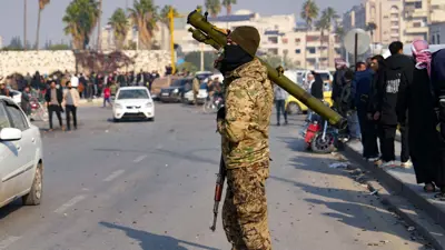 مسلح من المعارضة في حماة