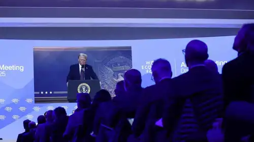 الرئيس الأمريكي ترامب.