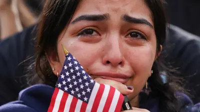 مؤيدة للحزب الديمقراطي بعد خسارة هاريس