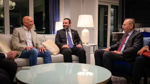 وزيرا خارجية الأردن وسوريا خلال لقائهما باراك