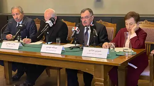 عبد الله مهتدي (الثاني من اليمين)