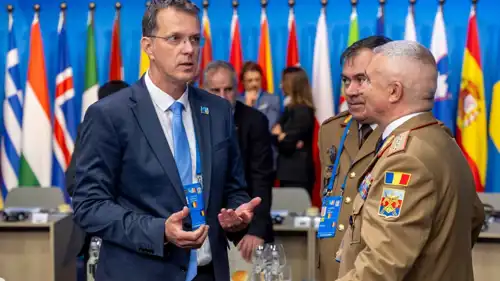 وزير الدفاع الروماني ليفيو-يونوتش موشتانو 