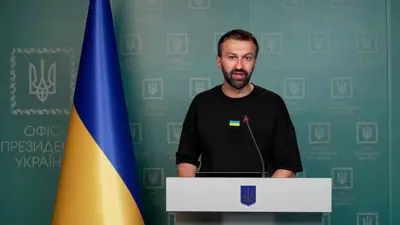 سيرغي ليشينكو مستشار الرئيس الأوكراني فلاديمير زيلينسكي