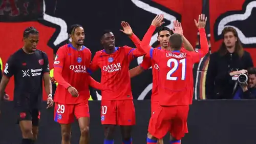 احتفال لاعبي باريس سان جيرمان