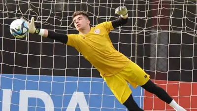 الحارس إدريس العرفاوي