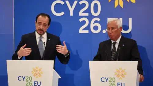 رئيس المجلس الأوروبي والرئيس القبرصي خلال قمة نيقوسيا