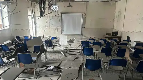 دمار في أحد صفوف جامعة إيرانية