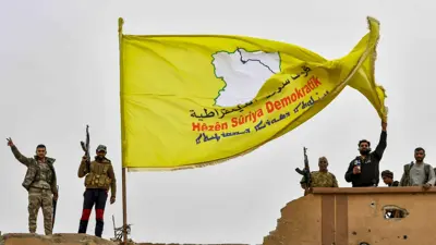 عناصر من قوات سوريا الديمقراطية