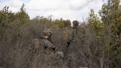 جنديان إسرائيليان على الحدود مع لبنان