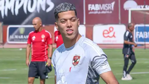 إمام عاشور نجم الأهلي المصري