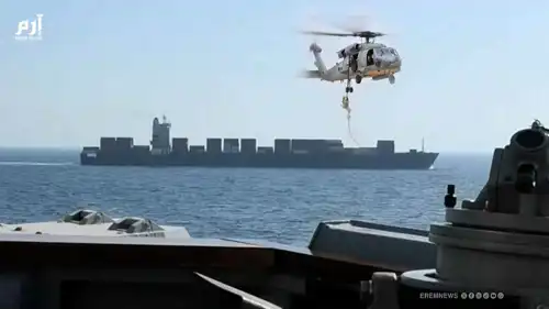 أول سفينة محتجزة