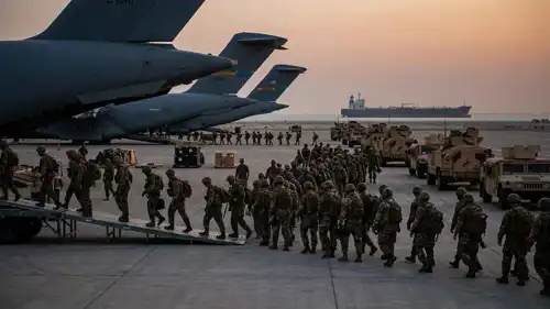 جنود أمريكيون في طريقهم إلى الشرق الأوسط