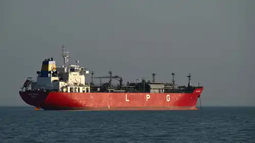 ناقلة غاز في ميناء عراقي