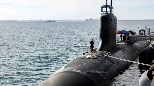 غواصة الهجوم السريع يو إس إس مينيسوتا