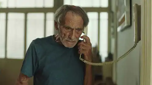 مشهد من فيلم "آخر واحد"