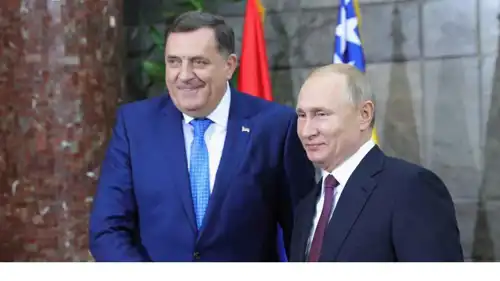 الرئيس الروسي فلاديمير بوتين وزعيم صرب البوسنة ميلوراد دوديك