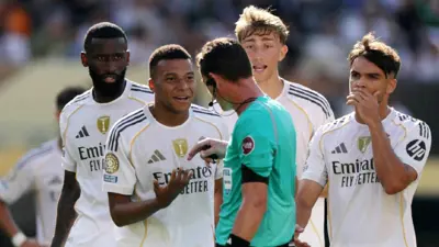  اعتراض لاعبي ريال مدريد على حكم لقاء دورتموند