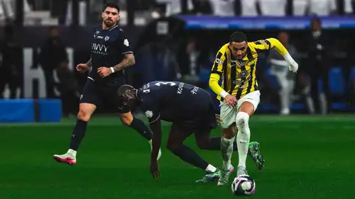 من مباراة الهلال والاتحاد في دوري روشن