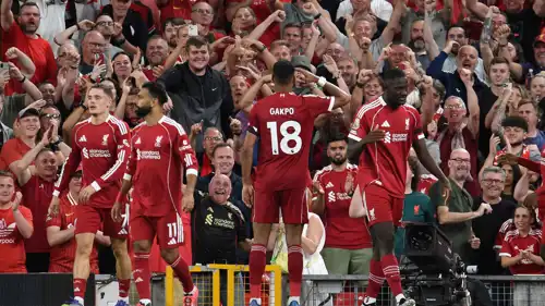 لاعبو ليفربول 