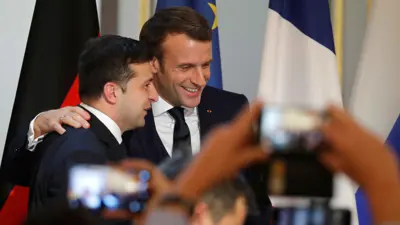 لقاء سابق بين ماكرون وزيلينسكي