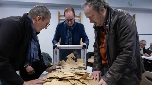 بدء فرز الأصوات بعد جولة الانتخابات البلدية الفرنسية