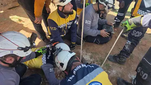 أثناء محاولة إنقاذ الطفل في ريف حلب 