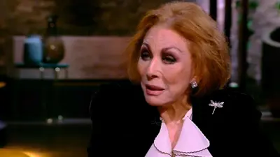 الفنانة المصرية لبنى عبد العزيز 