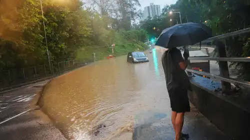 من فياضانات هونغ كونغ