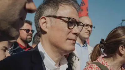 أوليفييه فور خلال مظاهرة سابقة في دونكيرك 