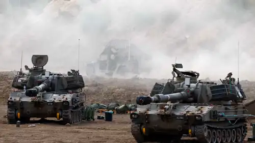آليات عسكرية إسرائيلية عند حدود غزة