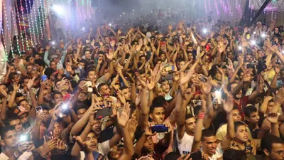 إحدى الحفلات الشعبية التي يحييها مطربو المهرجانات في مصر