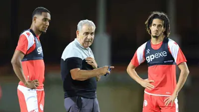 فوزي البنزرتي في تدريبات منتخب تونس قبل إقالته