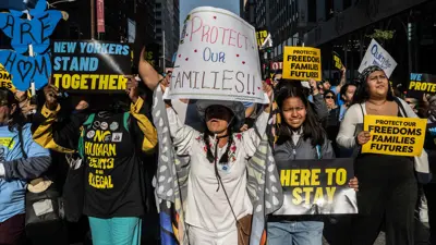 مهاجرون يتظاهرون ضد وعود ترامب بالترحيل