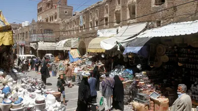 سوق في الحي القديم بصنعاء