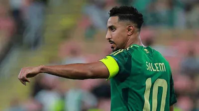 سالم الدوسري خلال مباراة السعودية والبحرين