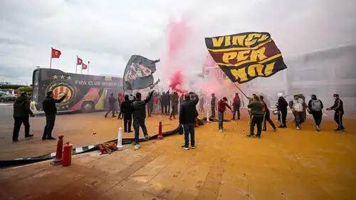 جماهير الترجي التونسي تودع لاعبيها قبل السفر للقاهرة