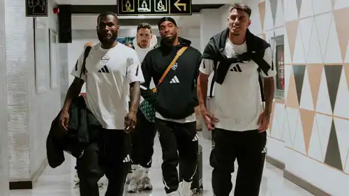 فرانك كيسيه (يسارا) على رادار يوفنتوس