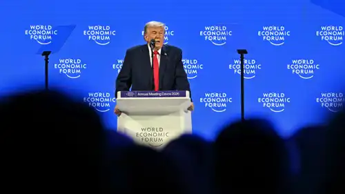 الرئيس الأمريكي خلال إلقائه كلمة في منتدى "دافوس"