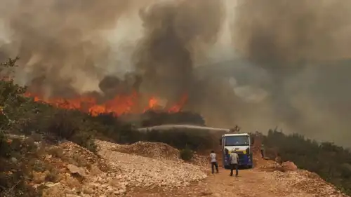 جانب من مكافحة حرائق الساحل وريف حماة