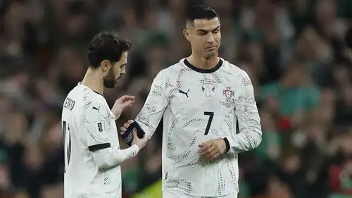 طرد كريستيانو رونالدو من مباراة البرتغال وأيرلندا
