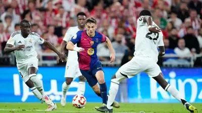 غافي في مواجهة سابقة بين برشلونة وريال مدريد