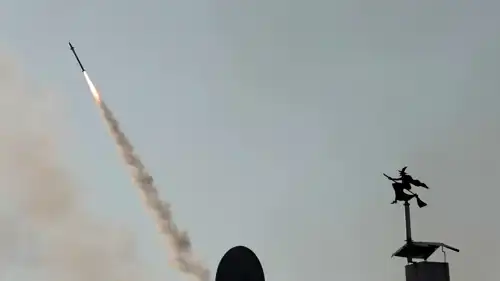 صاروخ إسرائيلي في لقطة سابقة