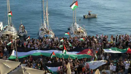 سفن مشاركة بأسطول الصمود خلال تواجدها في اليونان