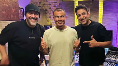 عمرو دياب وسط تامر حسين وعمرو  مصطفى