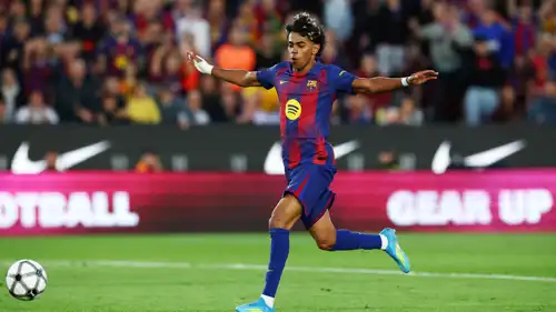 لامين يامال نجم برشلونة