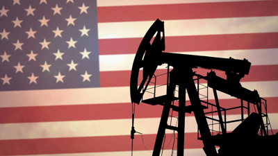 آليات تعمل في مجال النفط والطاقة