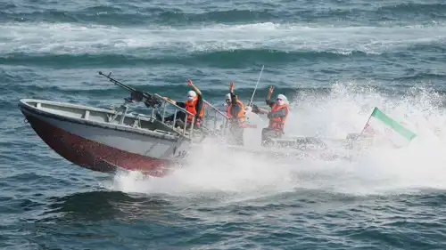 زورق إيراني