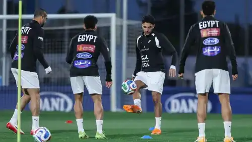 عمر مرموش في تدريبات منتخب مصر